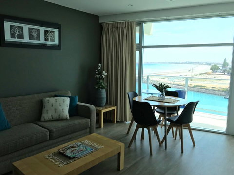 Ocean View Luxury Apartment & Suite - Mackay Tourism 23