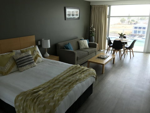 Ocean View Luxury Apartment & Suite - Mackay Tourism 25