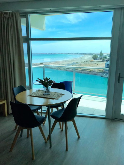 Ocean View Luxury Apartment & Suite - Mackay Tourism 22
