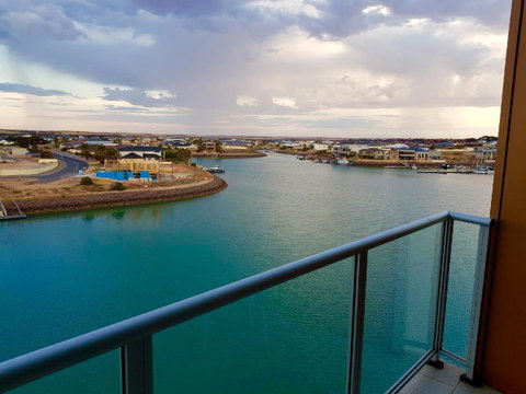 Ocean View Luxury Apartment & Suite - Mackay Tourism 34