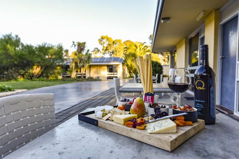 William Macintosh Motor Lodge - Mackay Tourism 1