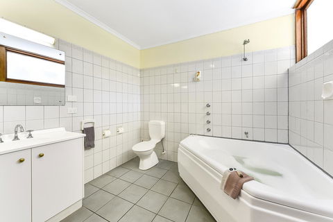 William Macintosh Motor Lodge - Mackay Tourism 35
