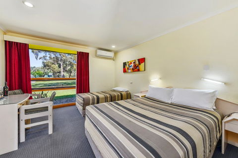 William Macintosh Motor Lodge - Mackay Tourism 11