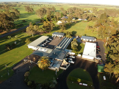 William Macintosh Motor Lodge - Mackay Tourism 9