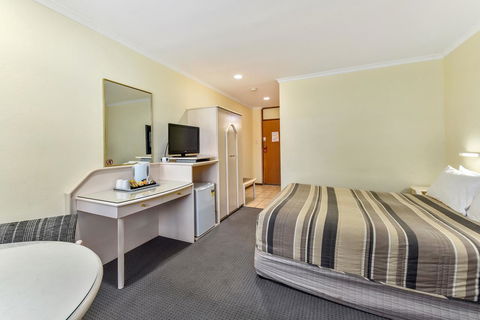 William Macintosh Motor Lodge - Mackay Tourism 16