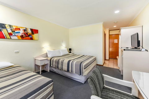 William Macintosh Motor Lodge - Mackay Tourism 10