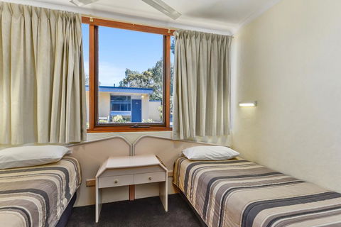 William Macintosh Motor Lodge - Mackay Tourism 21