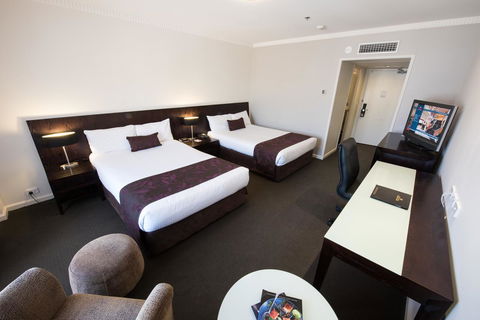 Hotel Grand Chancellor Adelaide - Mackay Tourism 1