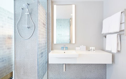 Holiday Inn Express Adelaide City Centre, An IHG Hotel - Mackay Tourism 4