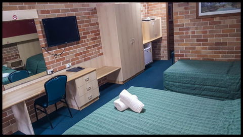 Windsor Terrace Motel - Mackay Tourism 4
