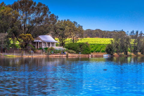 Stonewell Cottages And Vineyards - Mackay Tourism 4