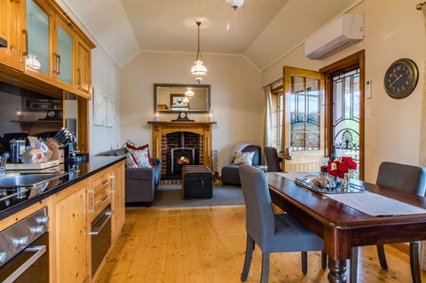 Stonewell Cottages And Vineyards - Mackay Tourism 41