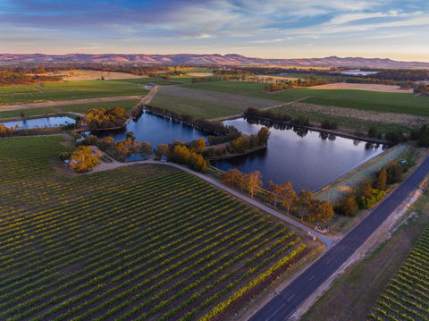 Stonewell Cottages And Vineyards - Mackay Tourism 38