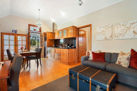 Stonewell Cottages And Vineyards - Mackay Tourism 44