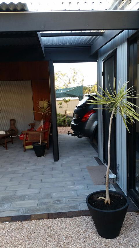 Sinclair Eco House - Mackay Tourism 21