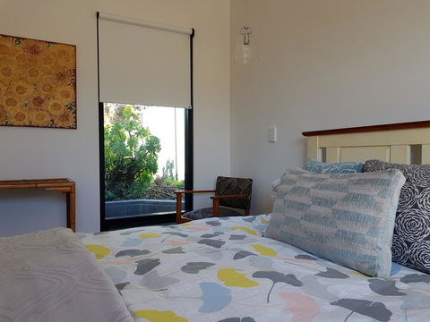Sinclair Eco House - Mackay Tourism 29