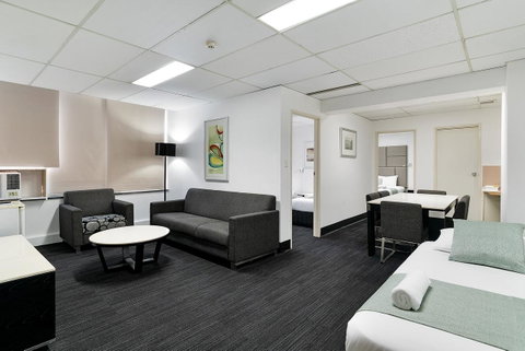 Cosmo On Bank - Mackay Tourism 5