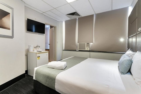 Cosmo On Bank - Mackay Tourism 10