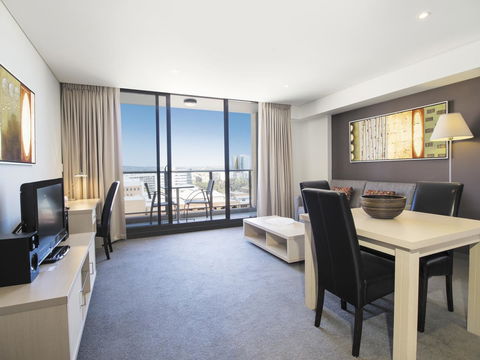 Oaks Adelaide Horizons Suites - Mackay Tourism 3