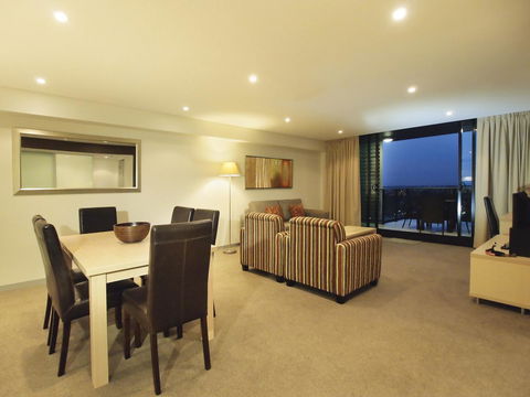 Oaks Adelaide Horizons Suites - Mackay Tourism 12