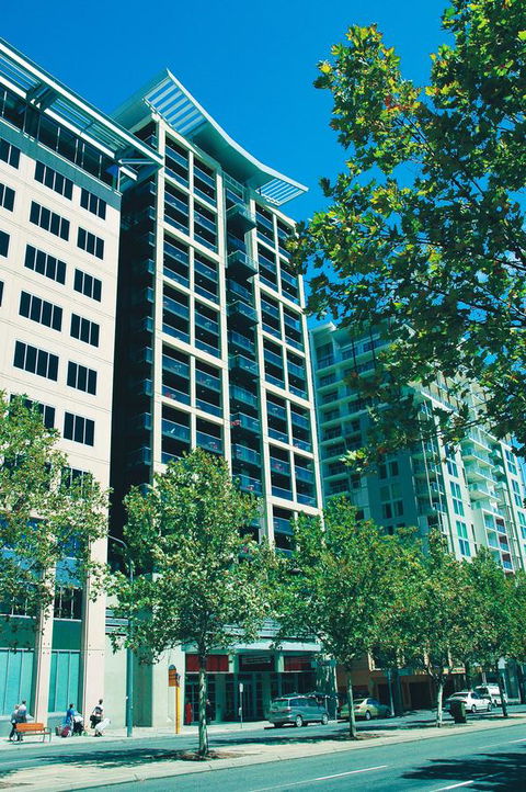 Oaks Adelaide Horizons Suites - Mackay Tourism 0