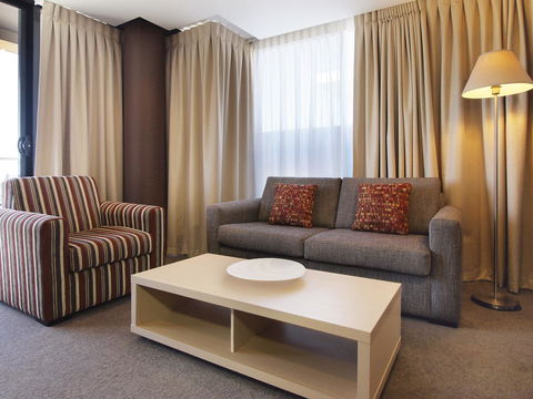 Oaks Adelaide Horizons Suites - Mackay Tourism 14