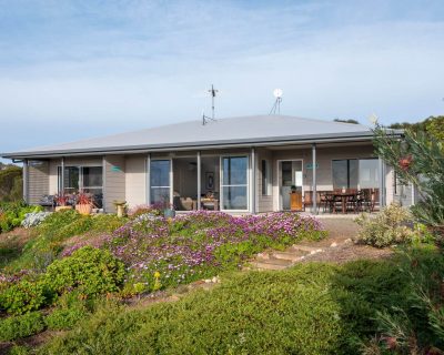 Emu Bay Holiday Homes - Mackay Tourism 40