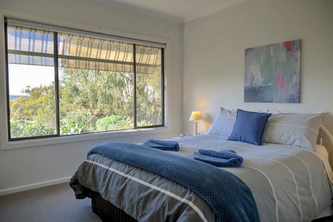 Emu Bay Holiday Homes - Mackay Tourism 5