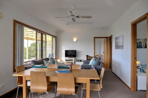 Emu Bay Holiday Homes - Mackay Tourism 10