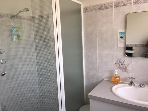 Emu Bay Holiday Homes - Mackay Tourism 35