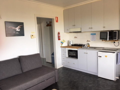 Emu Bay Holiday Homes - Mackay Tourism 36