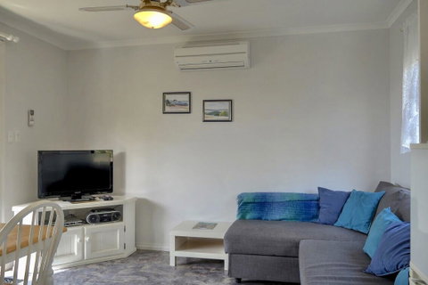 Emu Bay Holiday Homes - Mackay Tourism 1