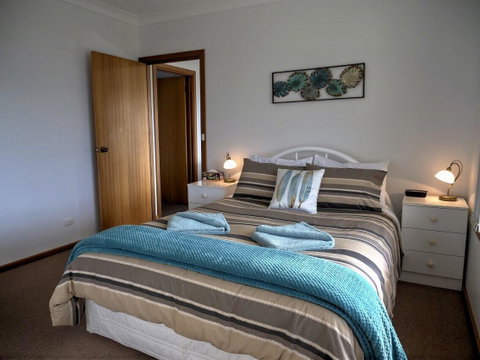 Emu Bay Holiday Homes - Mackay Tourism 11