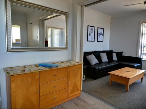 Emu Bay Holiday Homes - Mackay Tourism 24