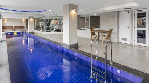 Oaks Adelaide Embassy Suites - Mackay Tourism 6