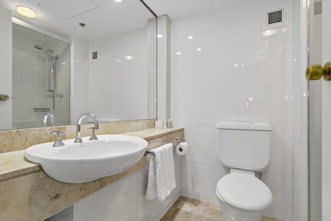 Stamford Plaza Adelaide - Mackay Tourism 19