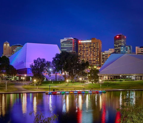 Stamford Plaza Adelaide - Mackay Tourism 0