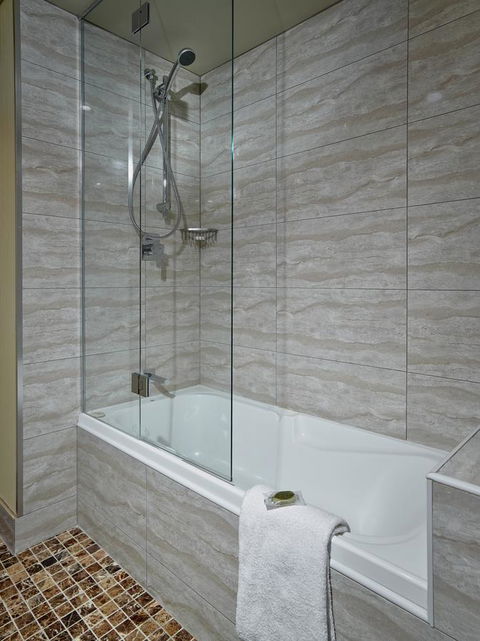 Stamford Grand Adelaide - Mackay Tourism 13