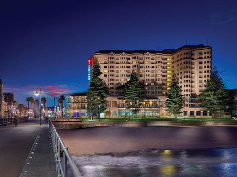 Stamford Grand Adelaide - Mackay Tourism 0