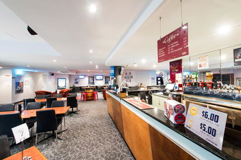Nightcap At Rose & Crown Hotel - Mackay Tourism 33
