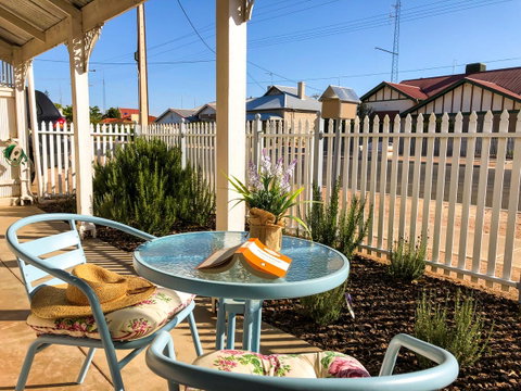 Inglenook Cottage - Mackay Tourism 1