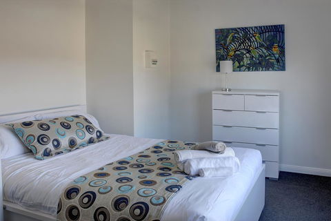 Aart Apartments - Mackay Tourism 24