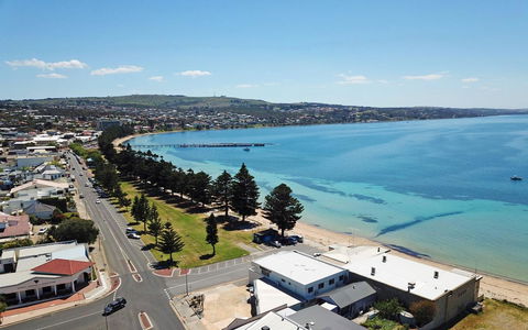 Tasman Beachside Apartment - Mackay Tourism 1