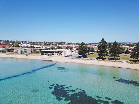 Tasman Beachside Apartment - Mackay Tourism 12