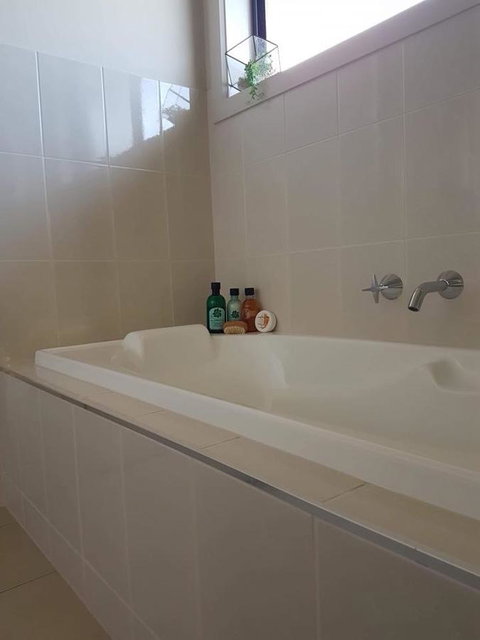 Little On Ash - Mackay Tourism 1