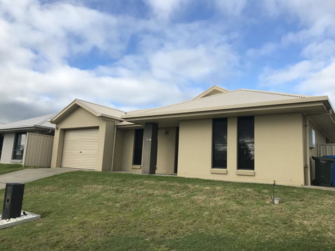 Little On Ash - Mackay Tourism 0