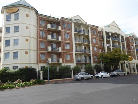Adelaide City Apartment - 3br, 2bath & Carpark - Mackay Tourism 0