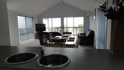 Kangaroo Island Bayview Villas - Mackay Tourism 1