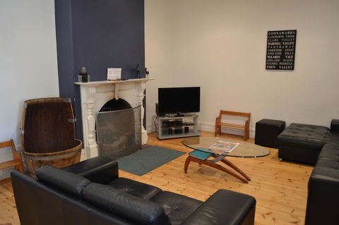 Tin House In Tanunda - Mackay Tourism 1
