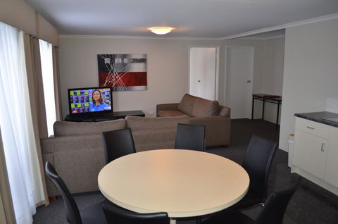 Arkana Motor Inn & Terrace Apartments - Mackay Tourism 8